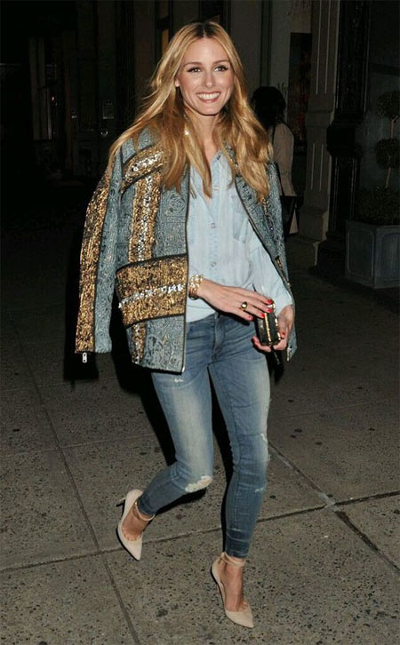 Джинсы и джинсовая куртка с пайетками на Оливии Палермо