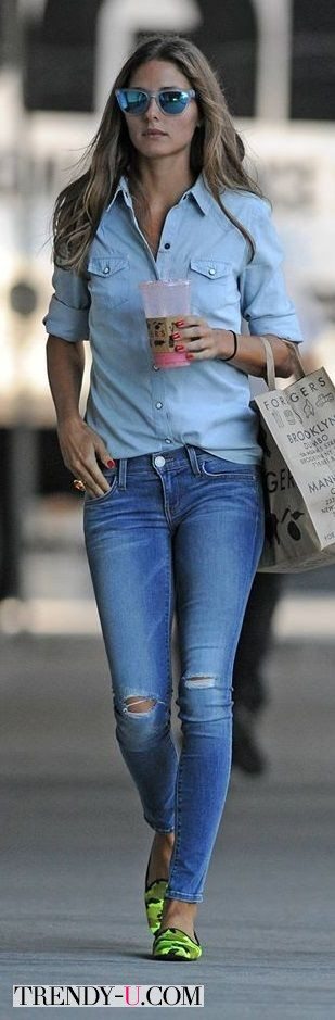 Оливия Палермо в джинсовой рубашке и джинсах. Сидит идеально!