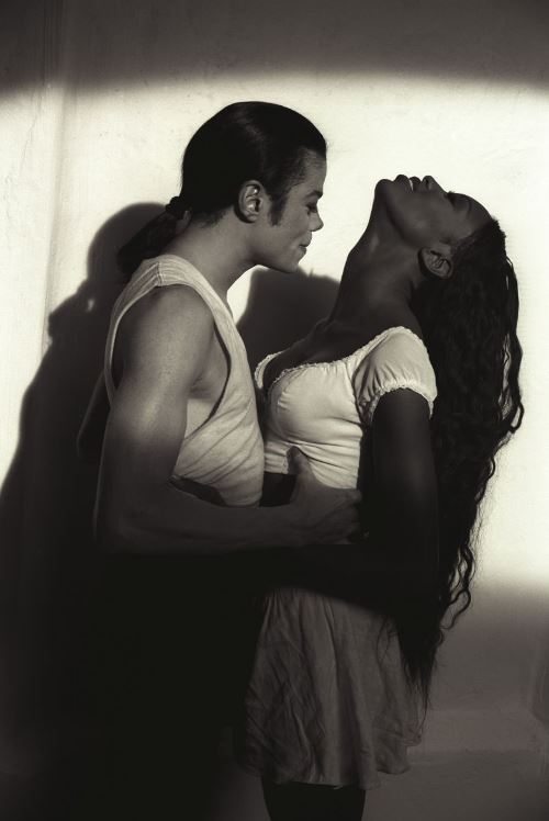 Наоми Кэмпбелл с Майклом Джексоном в клипе In The Closet, 1992 год