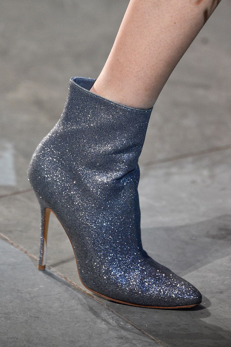 Блестящие ботинки на шпильке от Carolina Herrera