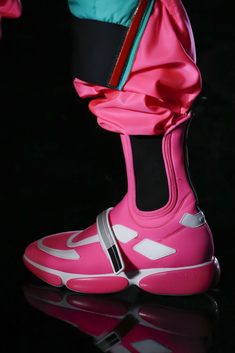 Розовые высокие кроссовки из коллекции Prada