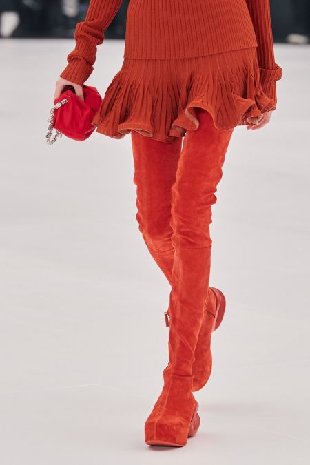 Красные ботфорты на платформе Givenchy