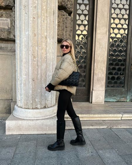 Фото модного блогера Анны Притулы - образ с дутой курткой