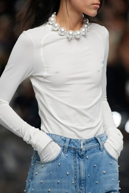 Украшение на шею с крупными бусинами Givenchy