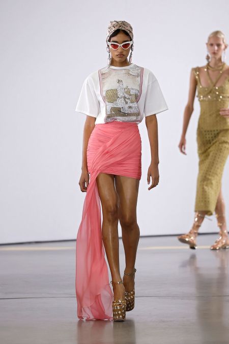 Короткая розовая юбка Giambattista Valli SS23